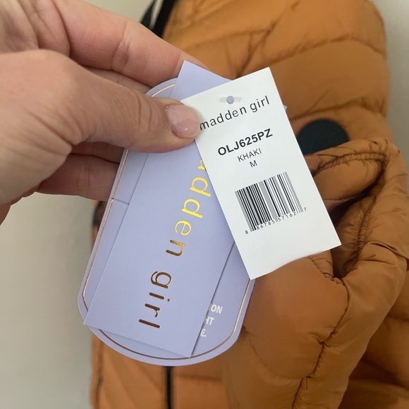 (NWT) Madden Girl Women's Hooded Packable Puffer Jacket in Khaki, Medium - Picture 8 of 16